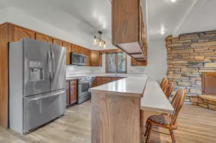 W4978 Valley Creek Rd, Fond du Lac, WI 54937 - Photo 12