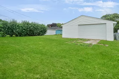 10413 W Sheridan Ave, Milwaukee, WI 53225 - Photo 18