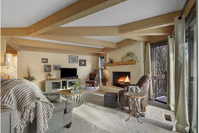 880  Windsor Dr #J3, Fontana, WI 53125 - Photo 8