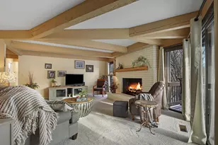 880 Windsor Dr, Fontana, WI 53125 - Photo 8