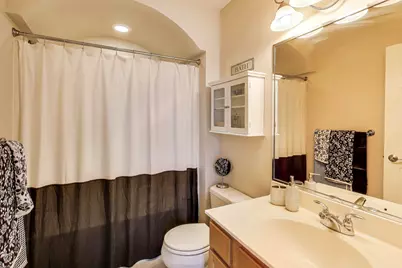 9244  Auburn Ct, Racine, WI 53406 - Photo 20