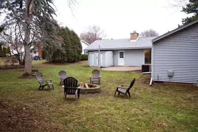 6535 N Braeburn Ln, Glendale, WI 53209 - Photo 26