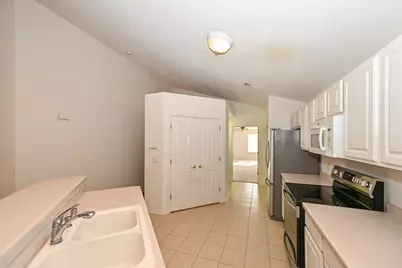 10258 W Deerwood Ln, Franklin, WI 53132 - Photo 12