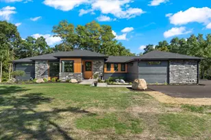 815 N English Settlement Ave, Racine, WI 53105 - Photo 10