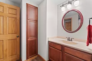 W140N5331 St Andrews Cir, Menomonee Falls, WI 53051 - Photo 44