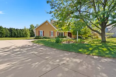 W140N5331  St. Andrews Cir, Menomonee Falls, WI 53051 - Photo 50