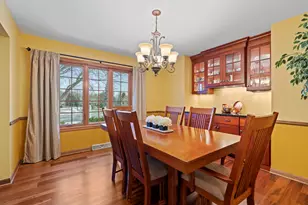 W140N5331 St Andrews Cir, Menomonee Falls, WI 53051 - Photo 16