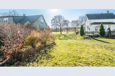 824  Park Ave, West Bend, WI 53090 - Photo 14