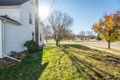824  Park Ave, West Bend, WI 53090 - Photo 16