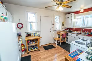 824 Park Ave, West Bend, WI 53090 - Photo 6