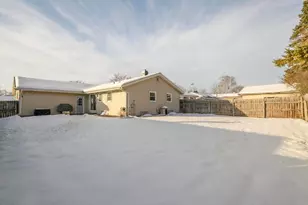 511 Robin St, West Bend, WI 53090 - Photo 24
