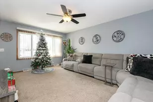 511 Robin St, West Bend, WI 53090 - Photo 2