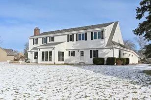 133 E Beechwood Dr, Mequon, WI 53092 - Photo 24