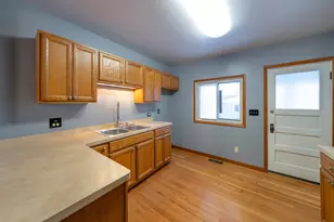 1119 Pleasant St, Lake Geneva, WI 53147 - Photo 4