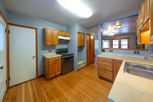 1119 Pleasant St, Lake Geneva, WI 53147 - Photo 6