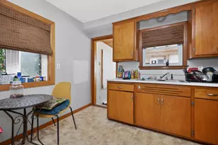 7829 W Lisbon Ave, Milwaukee, WI 53222 - Photo 8