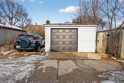 7829 W Lisbon Ave, Milwaukee, WI 53222 - Photo 14