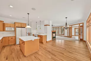 605 St Johns Dr, Delafield, WI 53018 - Photo 14