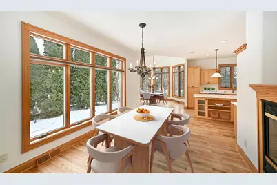 605  St Johns Dr, Delafield, WI 53018 - Photo 8