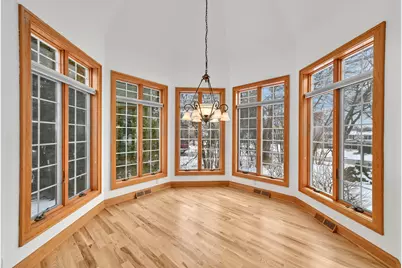 605  St Johns Dr, Delafield, WI 53018 - Photo 12