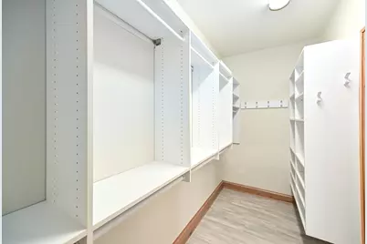 605  St Johns Dr, Delafield, WI 53018 - Photo 20