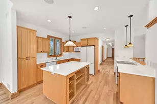 605 St Johns Dr, Delafield, WI 53018 - Photo 16