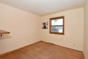 1108 W Zedler Ln, Mequon, WI 53092 - Photo 20