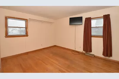 1108 W Zedler Ln, Mequon, WI 53092 - Photo 24