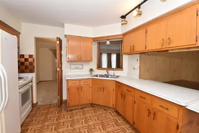 1108 W Zedler Ln, Mequon, WI 53092 - Photo 10