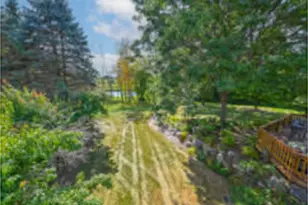 N19W22081 Foxview Ct, Pewaukee, WI 53186 - Photo 2