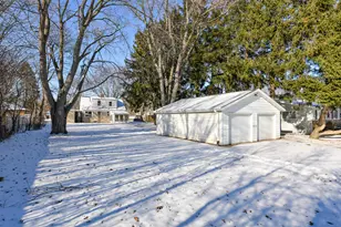 137 S Green Bay Rd, Racine, WI 53406 - Photo 36