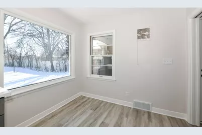 137 S Green Bay Rd, Racine, WI 53406 - Photo 10