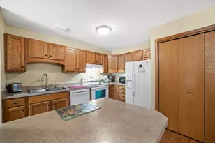 1419 Watercress Cir, West Bend, WI 53095 - Photo 10