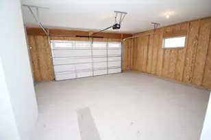 912 Fairway Dr, Twin Lakes, WI 53181 - Photo 4