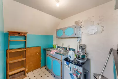 1831 W Becher St, Milwaukee, WI 53215 - Photo 12