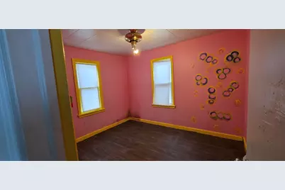 10700 W Manor Park Dr, West Allis, WI 53227 - Photo 10