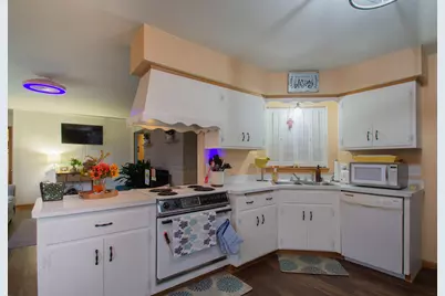 2  Riverdale Cir, Watertown, WI 53094 - Photo 20