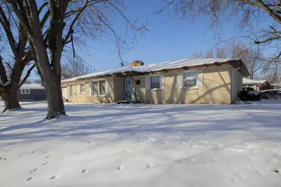 2  Riverdale Cir, Watertown, WI 53094 - Photo 1