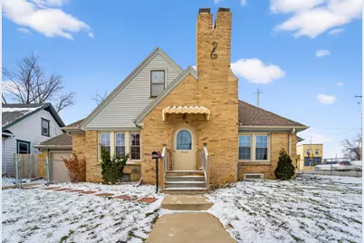 3006  Elm Ln, Racine, WI 53405 - Photo 2