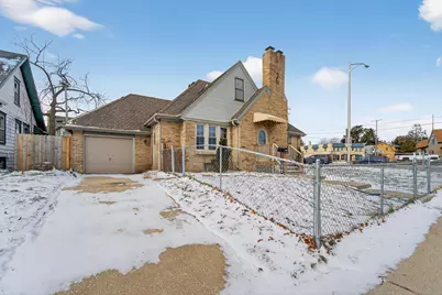 3006  Elm Ln, Racine, WI 53405 - Photo 4