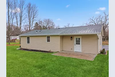 N6583  Daffodil Rd, Sugar Creek, WI 53121 - Photo 12