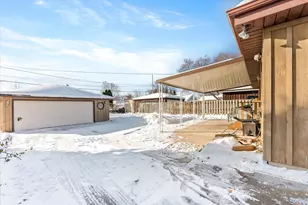 1521 W Holmes Ave, Milwaukee, WI 53221 - Photo 24