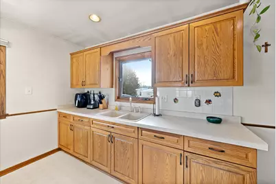 1521 W Holmes Ave, Milwaukee, WI 53221 - Photo 8