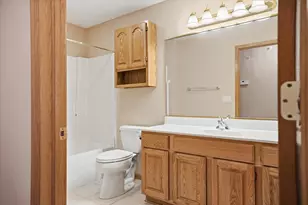 201 Oconomowoc Pkwy, Oconomowoc, WI 53066 - Photo 36