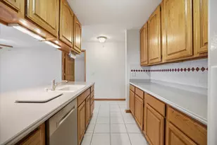 201 Oconomowoc Pkwy, Oconomowoc, WI 53066 - Photo 12