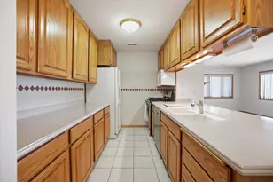 201 Oconomowoc Pkwy, Oconomowoc, WI 53066 - Photo 14