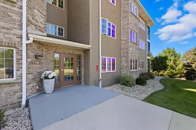 201  Oconomowoc Pkwy, Oconomowoc, WI 53066 - Photo 2