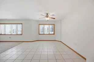 201 Oconomowoc Pkwy, Oconomowoc, WI 53066 - Photo 8