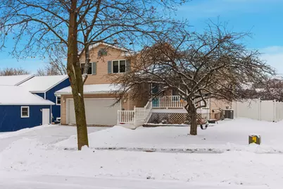 1978  Sandalwood Dr, Onalaska, WI 54650 - Photo 2