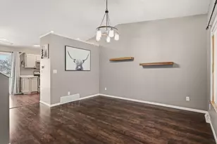 1978 Sandalwood Dr, Onalaska, WI 54650 - Photo 4